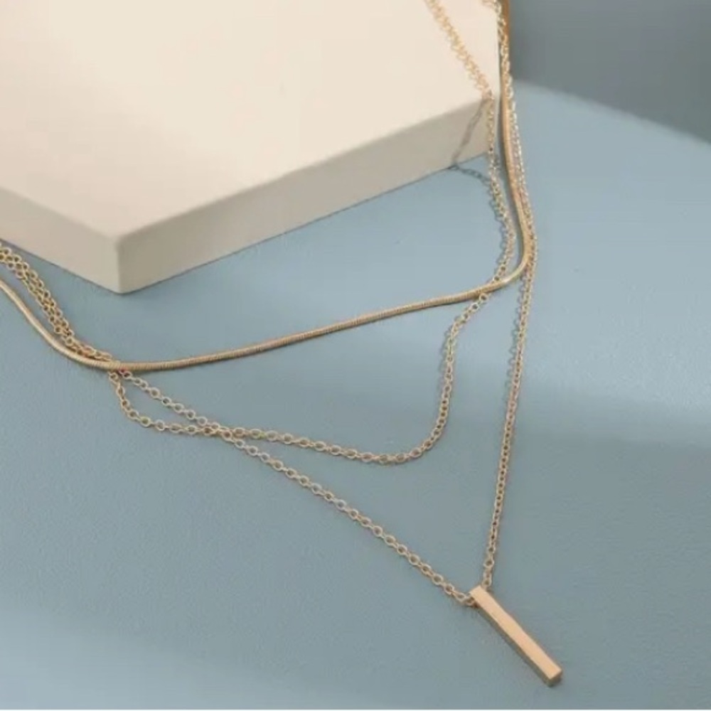 🔥BRAND NEW 1pc MULTI LAYER NECKLACE🔥